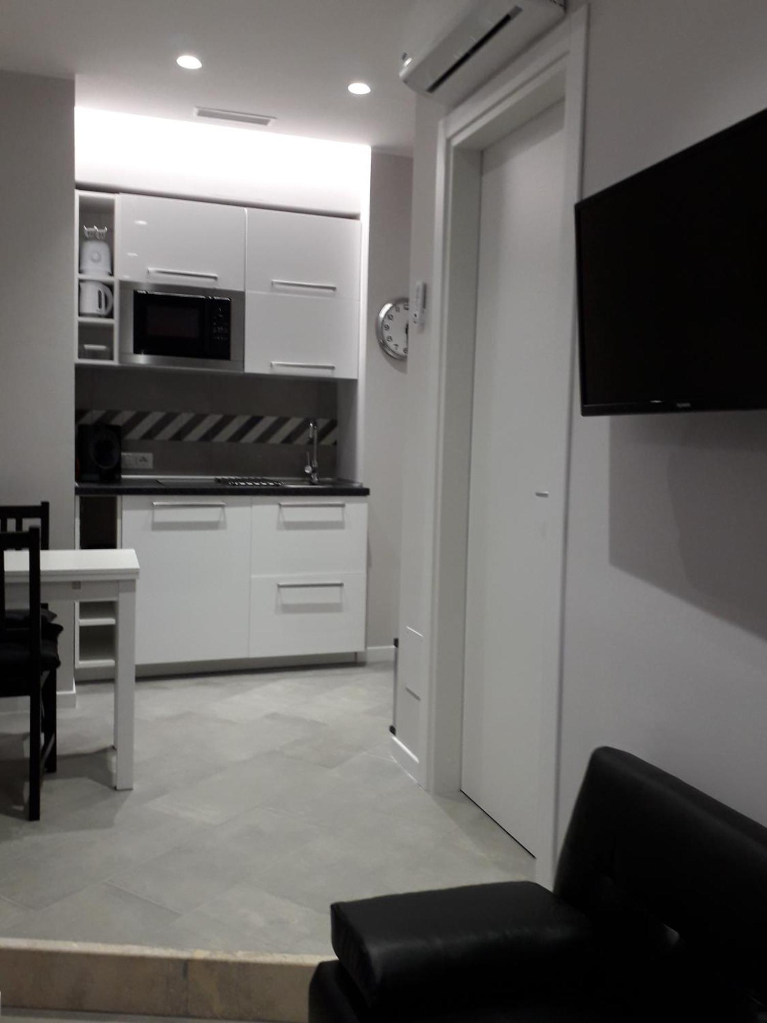 Interno 1 Ciampino Roma Luxury Apartment Con Balcone Rum bild